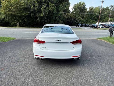Used 2016 Hyundai Genesis 3.8 RWD image 6
