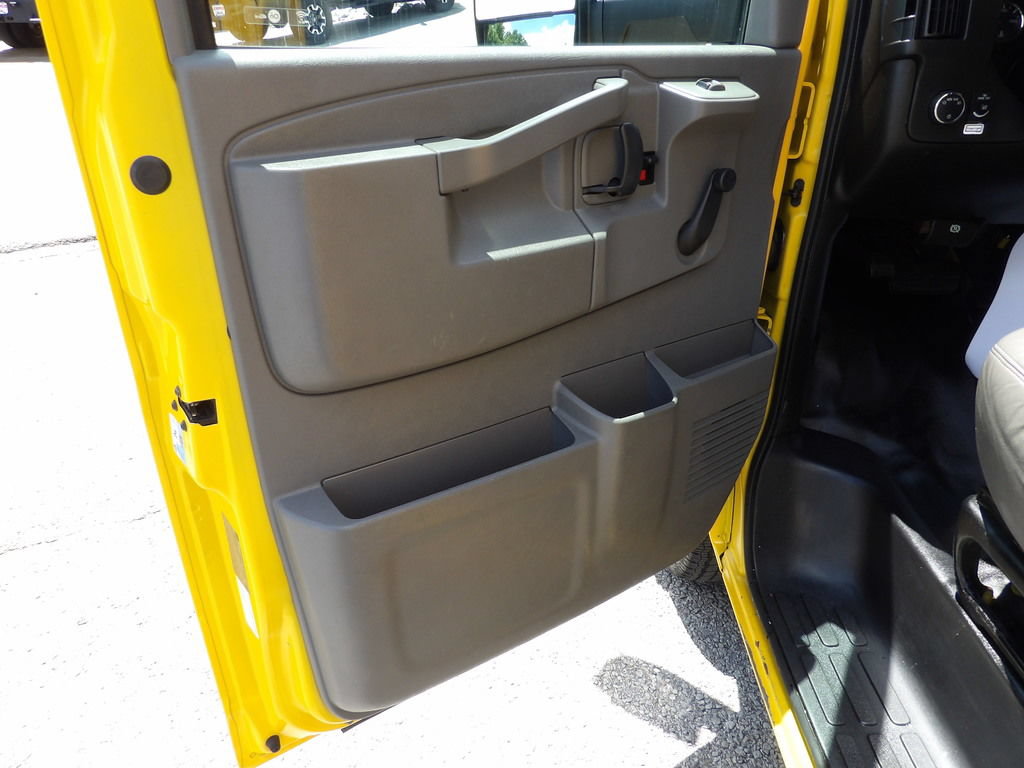 Used 2017 GMC Savana 3500 Extended RWD image 14