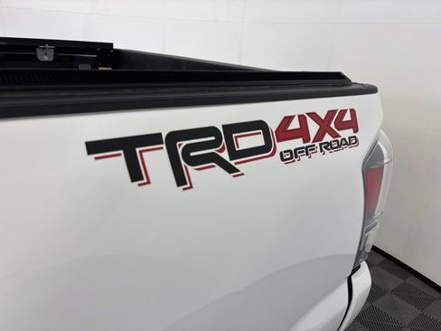 Used 2023 Toyota Tacoma TRD Off-Road w/ TRD Premium Off Road Package AWD/4WD image 34