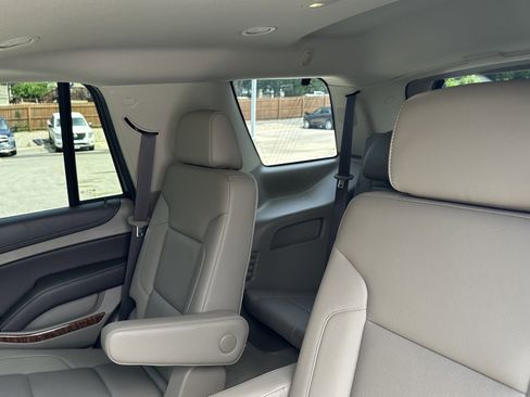 Used 2017 Chevrolet Tahoe Premier AWD/4WD image 32