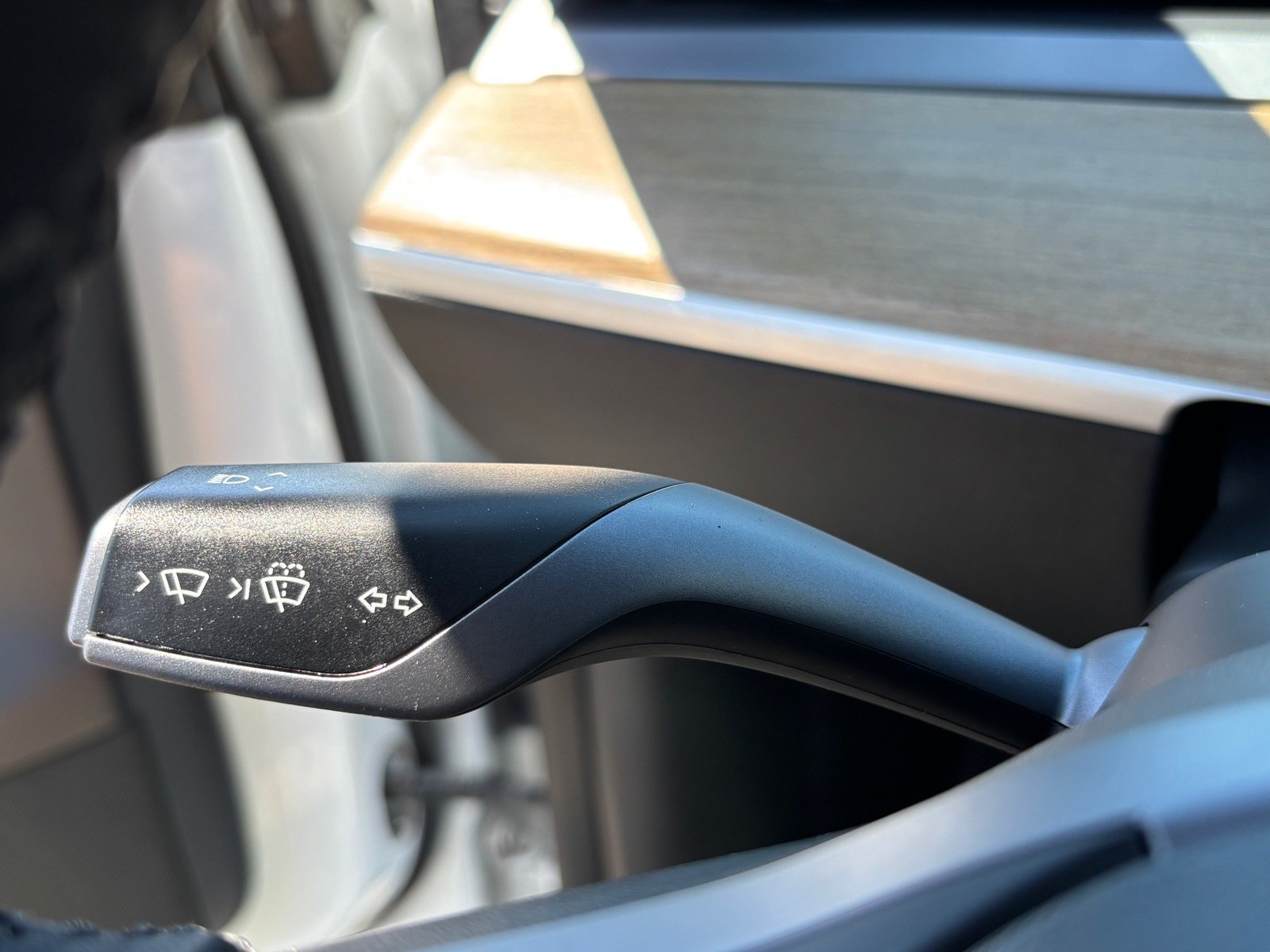 Used 2022 Tesla Model Y Long Range AWD/4WD image 23