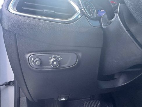 Used 2020 Chevrolet Equinox LT AWD/4WD image 25