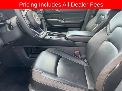 Used 2024 Nissan Pathfinder SL w/ SL Premium Package FWD image 8