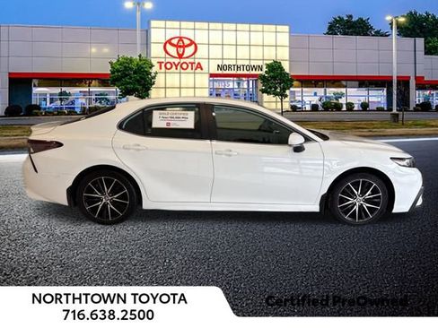 Used 2024 Toyota Camry SE image 44