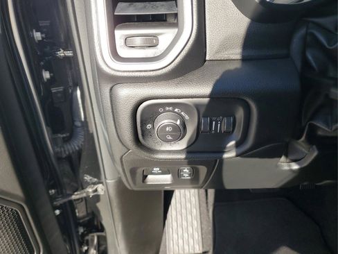 Certified 2025 RAM 1500 Big Horn image 25
