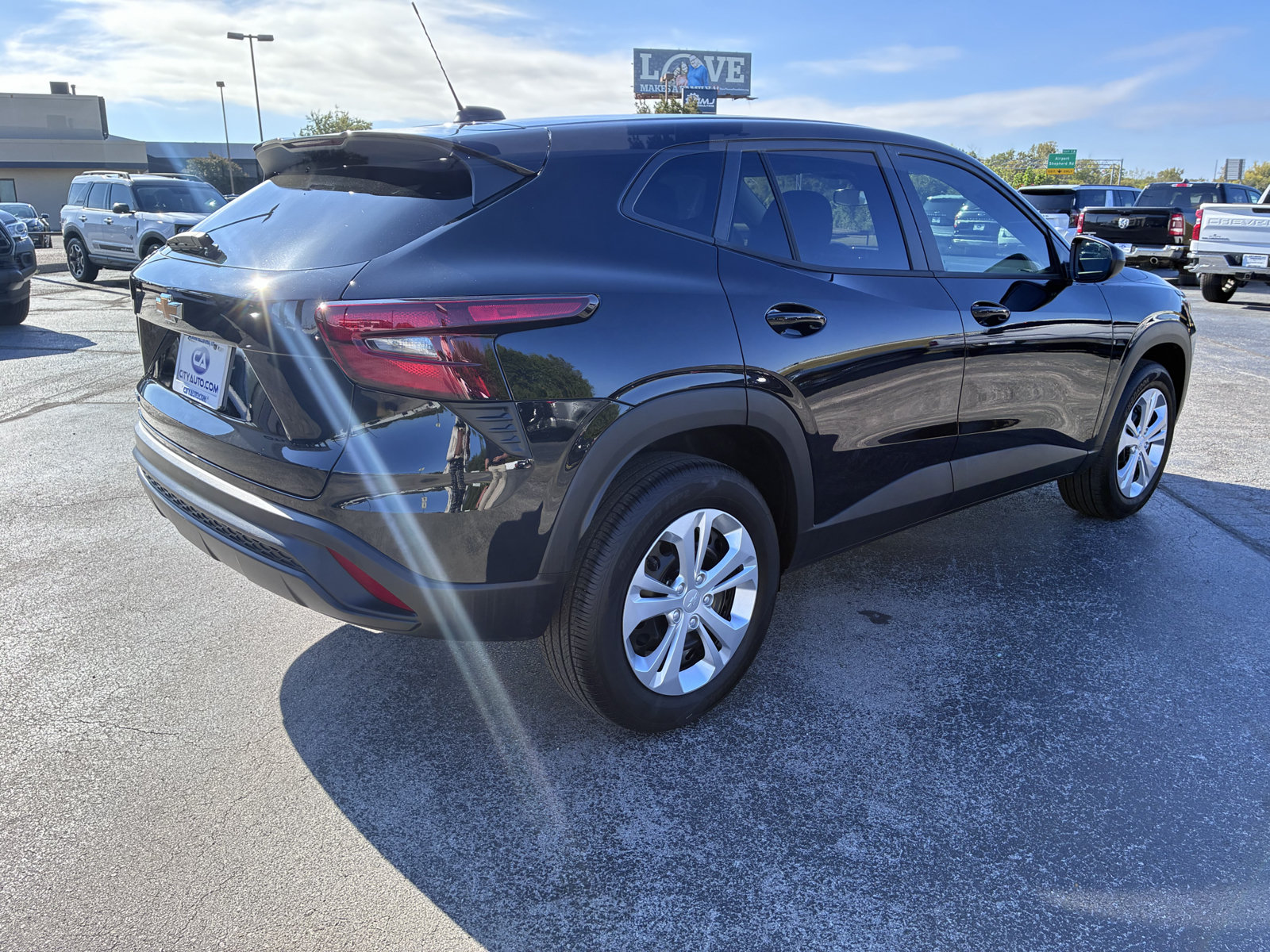 Used 2026 Chevrolet Trax LS FWD image 8