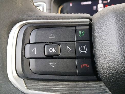 Used 2024 Jeep Wagoneer L Series II image 11