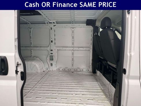 Used 2025 RAM ProMaster 2500 w/ Convenience Group FWD image 12