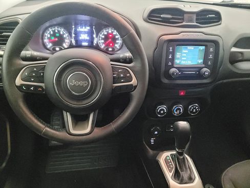 Used 2016 Jeep Renegade Latitude AWD/4WD image 22
