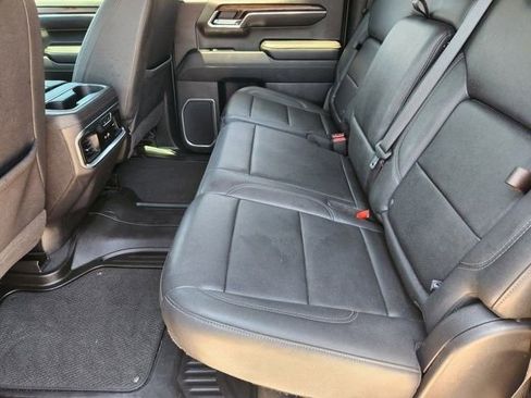 Used 2023 GMC Sierra 1500 SLT AWD/4WD image 30