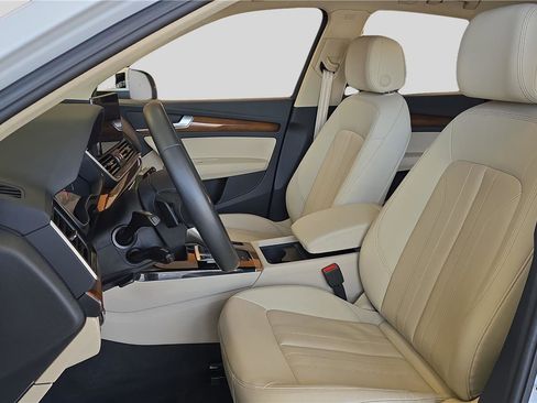 Used 2024 Audi Q5 2.0T Premium image 11