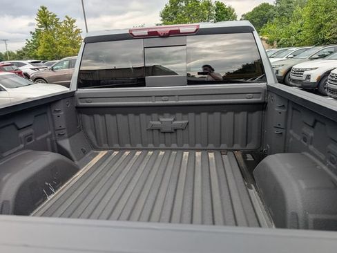 Used 2025 Chevrolet Silverado 1500 High Country w/ Technology Package AWD/4WD image 9