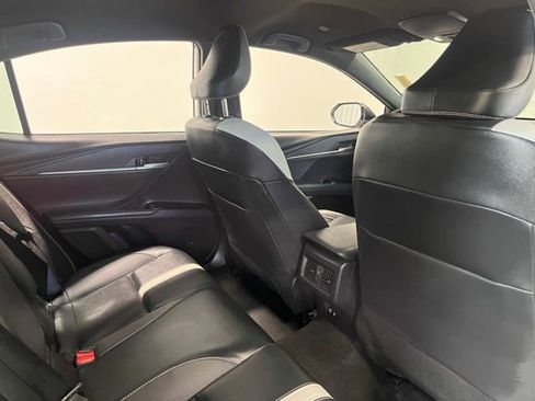 Used 2025 Toyota Camry SE image 14