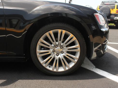Used 2011 Chrysler 300 Limited RWD image 10