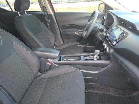Used 2023 Nissan Kicks SV FWD image 3