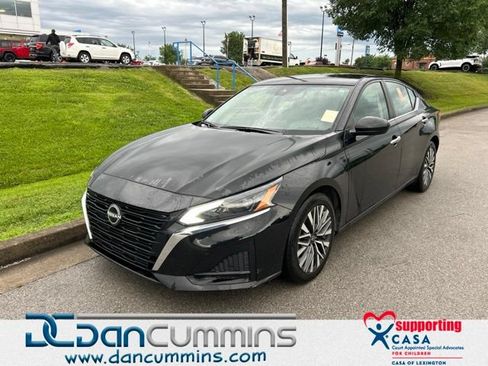 Used 2023 Nissan Altima 2.5 SV FWD image 1