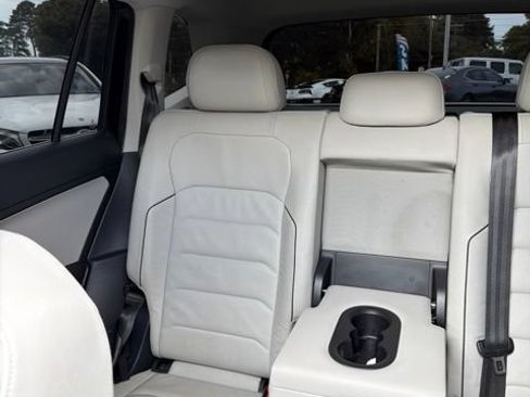 Used 2018 Volkswagen Tiguan SEL Premium AWD/4WD image 14
