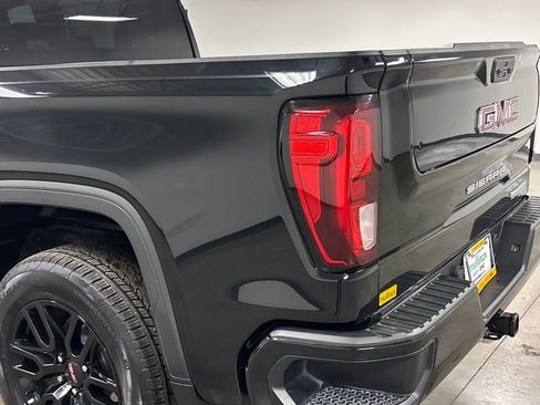 Used 2022 GMC Sierra 1500 Elevation image 14