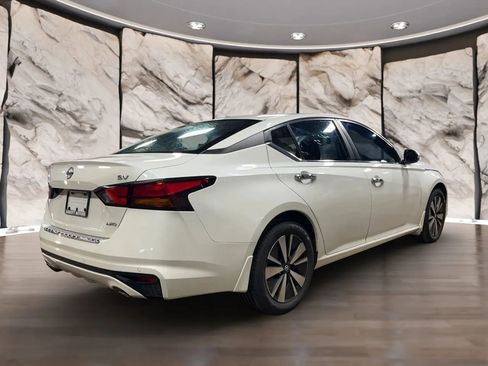 Used 2021 Nissan Altima 2.5 SV w/ SV Premium Package image 10