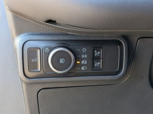 Used 2025 Ford Explorer ST-Line w/ Premium Package image 17