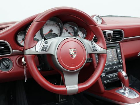 Used 2009 Porsche 911 Cabriolet image 22