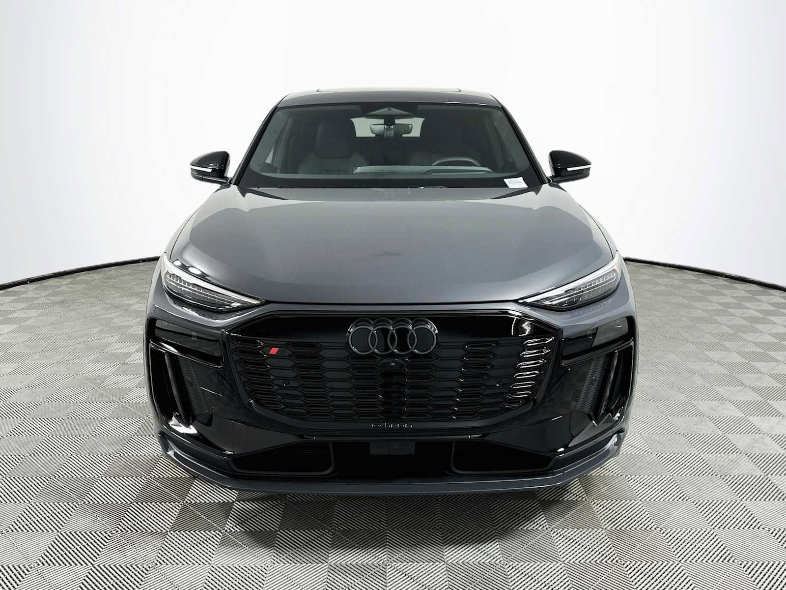 New 2027 Audi SQ6 e-tron Prestige AWD/4WD image 2