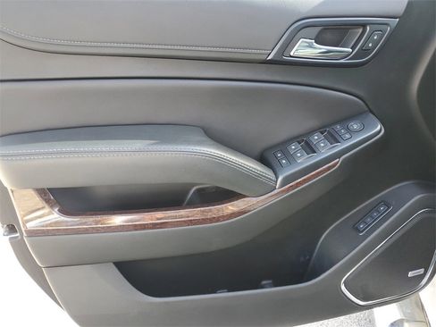 Used 2019 GMC Yukon SLT image 24