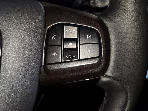 Used 2022 Ford Mustang Mach-E Select image 16