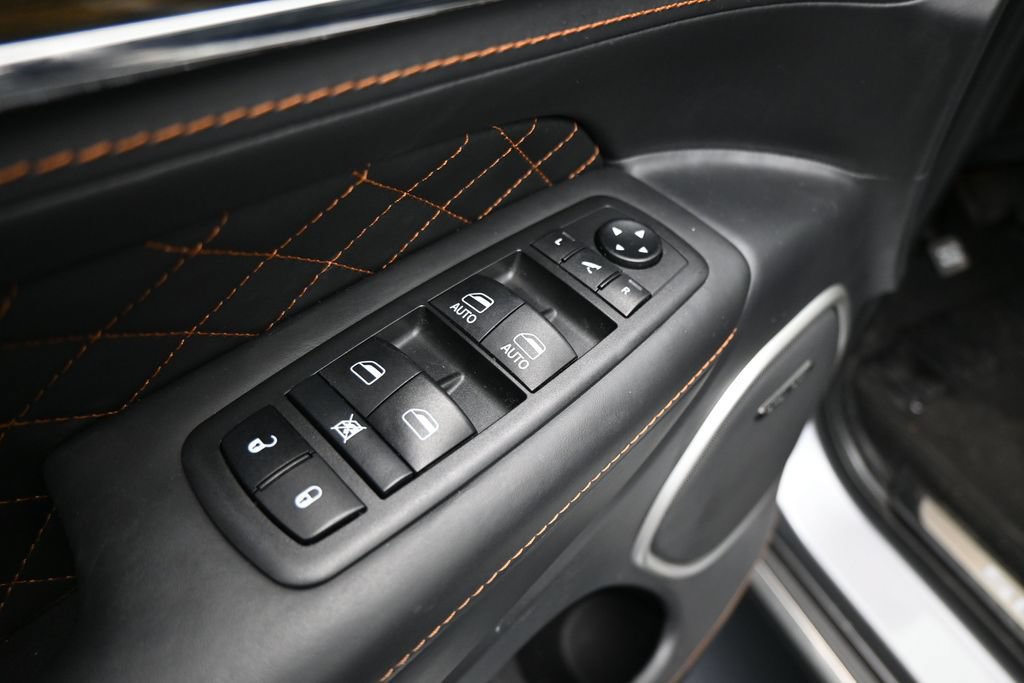 Used 2020 Jeep Grand Cherokee Summit AWD/4WD image 12