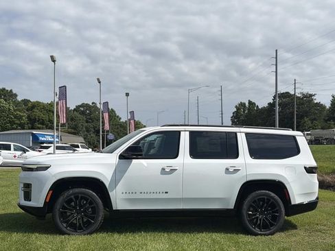 New 2026 Jeep Grand Wagoneer Summit AWD/4WD image 14