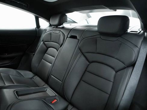 Used 2022 Porsche Taycan 4S image 31