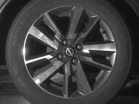 Used 2025 Nissan Versa SV image 15