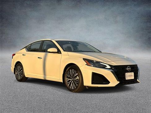 New 2025 Nissan Altima 2.5 SV w/ SV Premium Package image 1