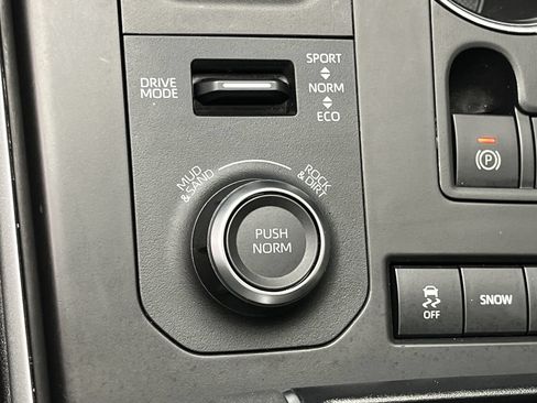 Used 2022 Toyota Highlander XSE AWD/4WD image 17