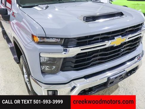 Used 2024 Chevrolet Silverado 2500 LT w/ Convenience Package image 24