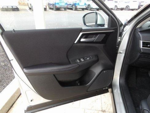 New 2025 Mitsubishi Outlander ES image 15