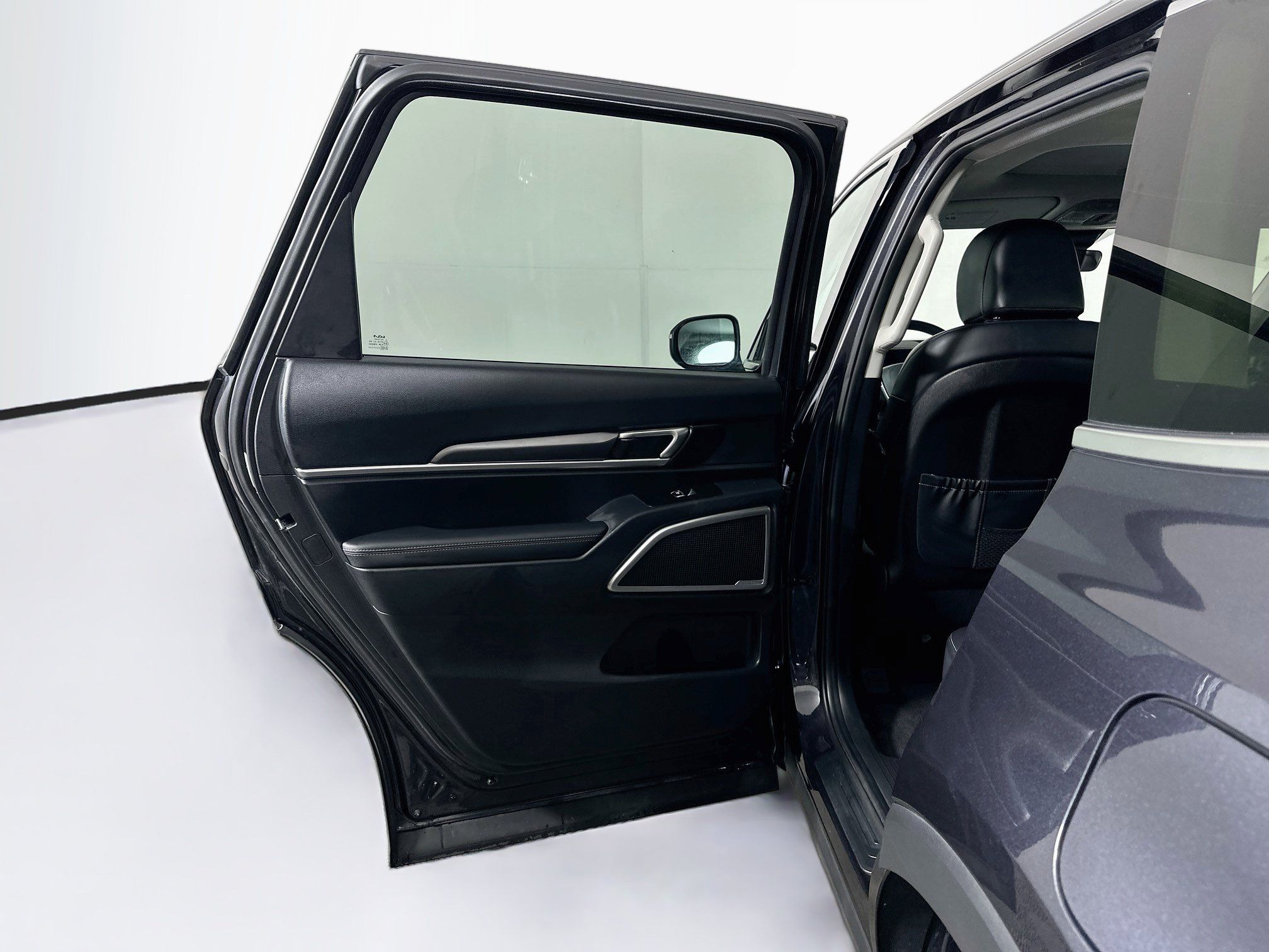 Used 2025 Kia Telluride S FWD image 27