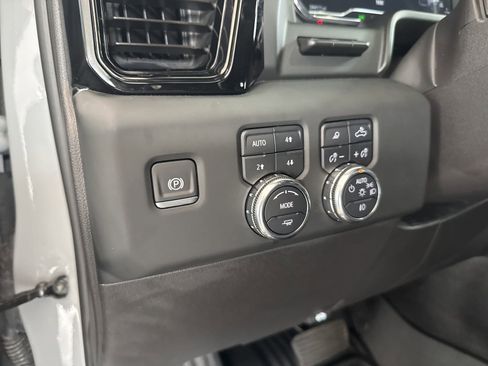 Used 2024 GMC Sierra 1500 AT4 w/ Technology Package image 27