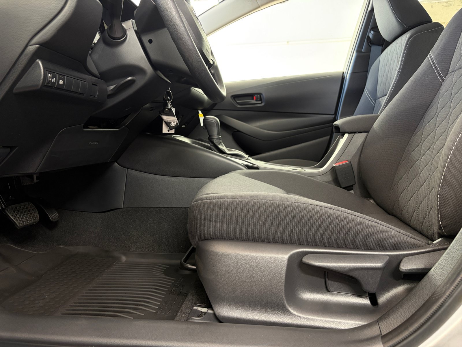 New 2027 Toyota Corolla LE FWD image 14