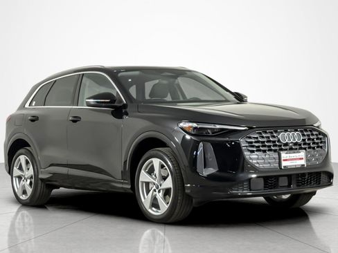 Used 2025 Audi Q5 Premium Plus w/ Premium Plus AWD/4WD image 7
