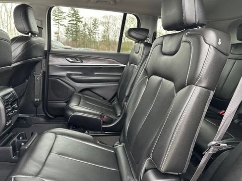 Used 2023 Jeep Grand Cherokee L Limited AWD/4WD image 19