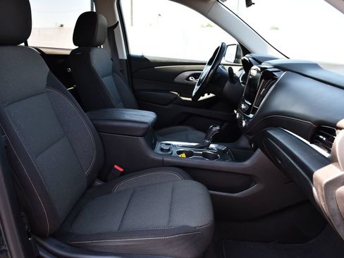 Used 2018 Chevrolet Traverse LT FWD image 31
