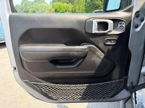 Used 2019 Jeep Wrangler Unlimited Sport S AWD/4WD image 25