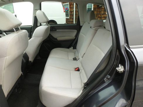 Used 2018 Subaru Forester 2.5i Premium w/ All-Weather Package AWD/4WD image 27