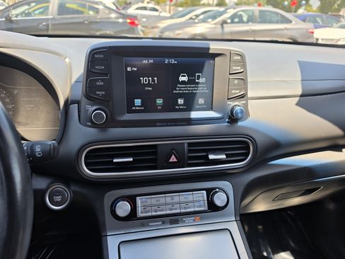Used 2021 Hyundai Kona Limited w/ Cargo Package FWD image 13