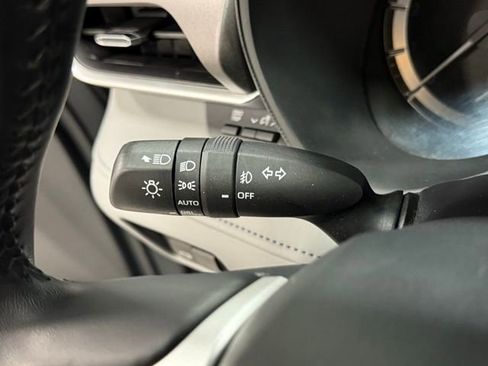 Used 2024 Toyota Highlander LE image 21