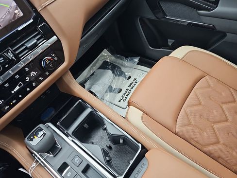 New 2026 Nissan Pathfinder Platinum FWD image 29
