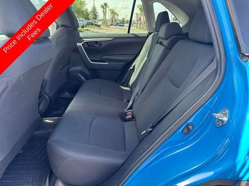 Used 2019 Toyota RAV4 LE w/ Carpet Mat Package FWD image 11