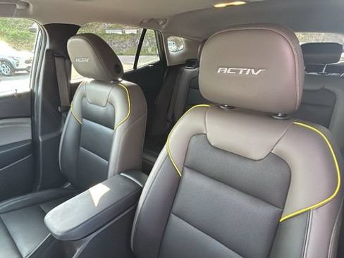 Used 2024 Chevrolet Trax ACTIV w/ Sunroof Package FWD image 18