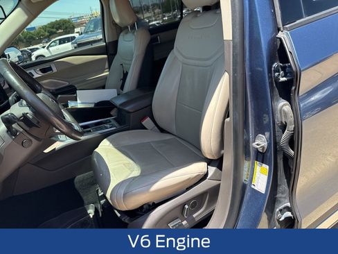 Used 2020 Ford Explorer Platinum w/ Premium Technology Package AWD/4WD image 15